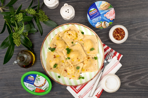 Равиоли с начинкой из грудинки и двух видов сыра