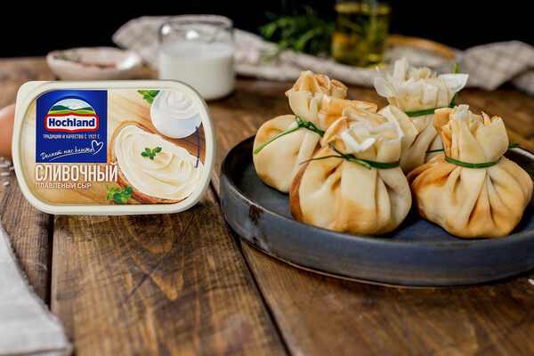 Блинные мешочки с пикантной начинкой из курицы